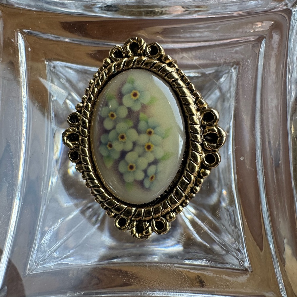Vintage Camco Floral Brooch – “God’s Love Is With You Always” Gold Tone Oval Pin